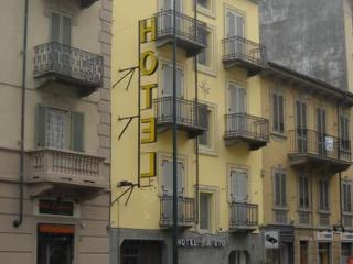 Eco Art Statuto Hotel 2*