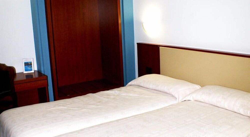 Eco Art Statuto Hotel 2*